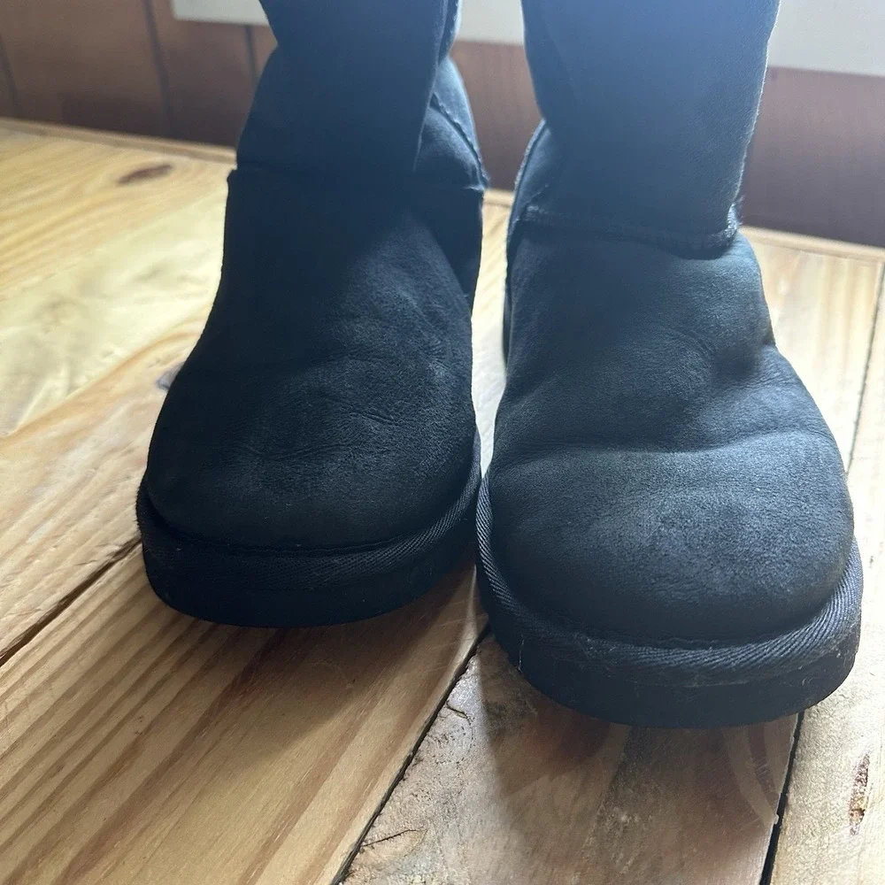 Ugg Classic Tall Boots Women's 8 Black Suede Sheepskin Lined Comfort Winter